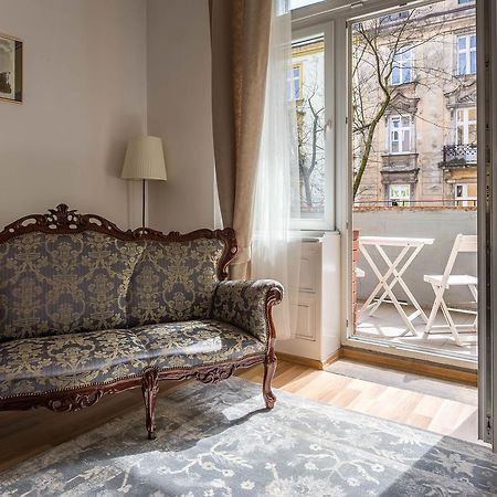 Fragola Budget Apartments & Rooms Krakow Bagian luar foto