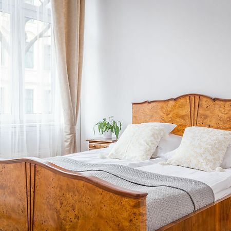 Fragola Budget Apartments & Rooms Krakow Bagian luar foto