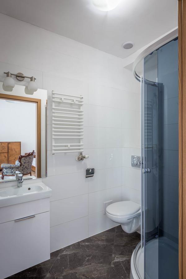 Fragola Budget Apartments & Rooms Krakow Bagian luar foto