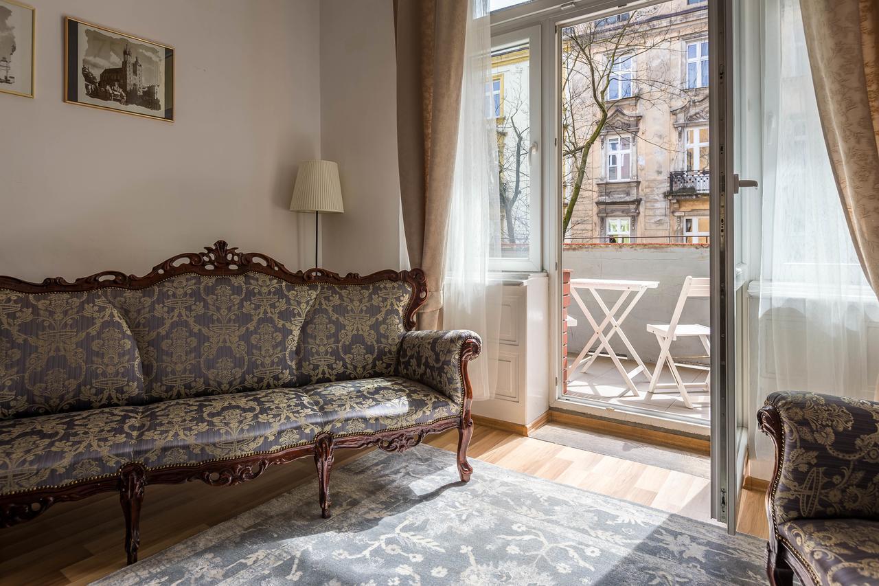 Fragola Budget Apartments & Rooms Krakow Bagian luar foto