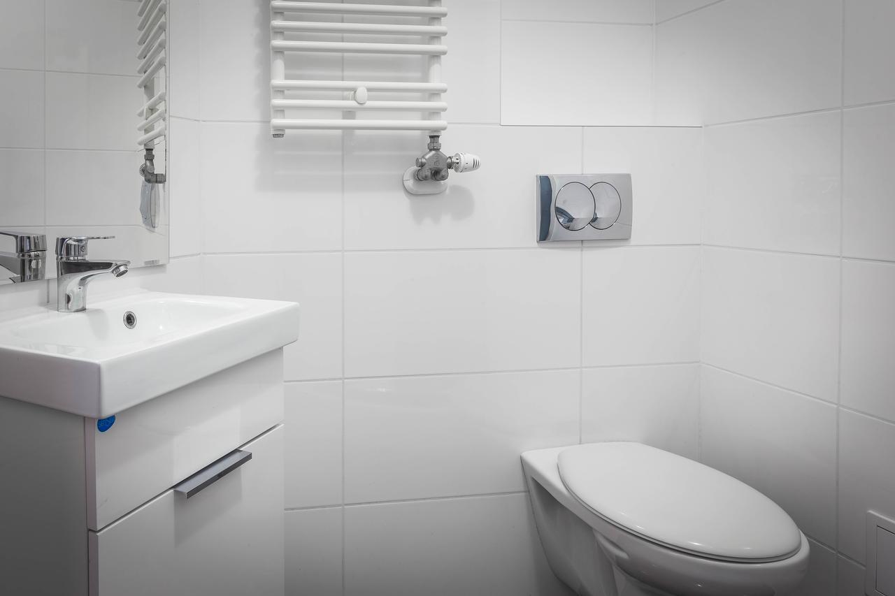Fragola Budget Apartments & Rooms Krakow Bagian luar foto