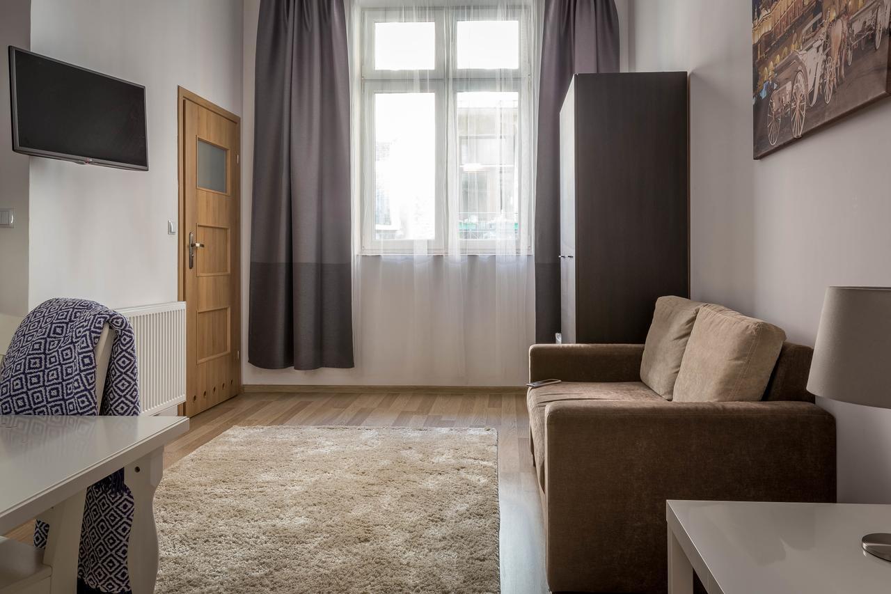 Fragola Budget Apartments & Rooms Krakow Bagian luar foto