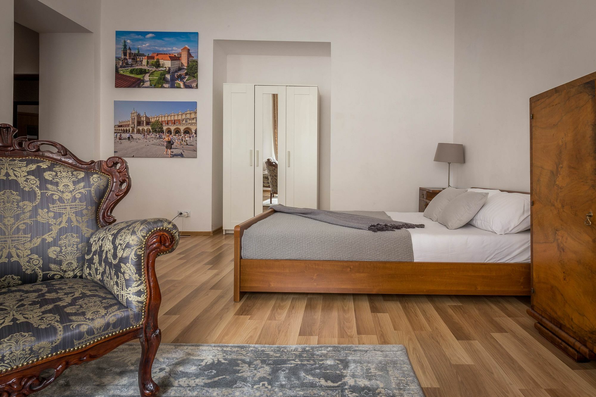 Fragola Budget Apartments & Rooms Krakow Bagian luar foto